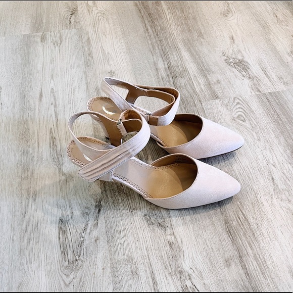 NEW Light Pink Almond Toe Strapped Heels - Picture 2 of 4